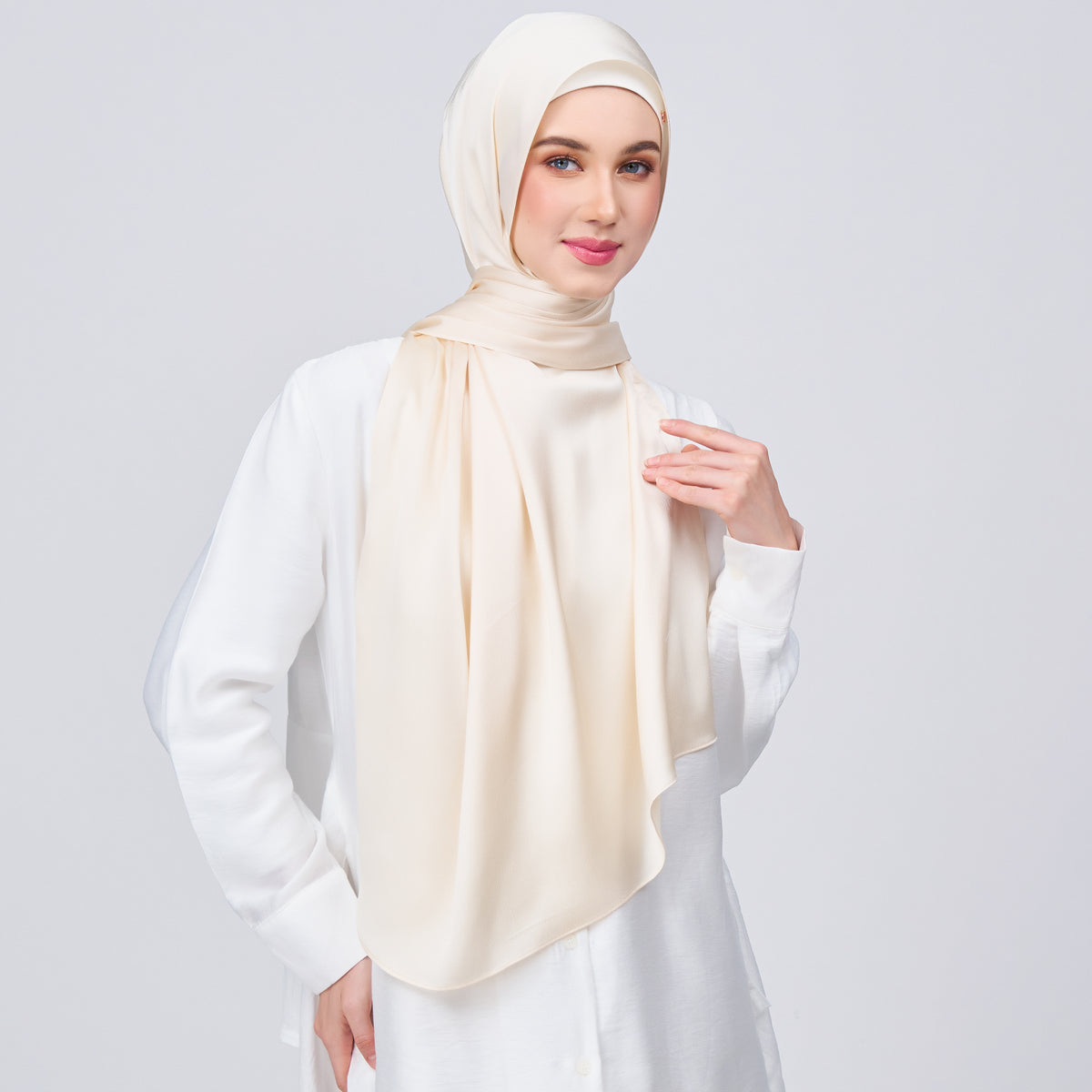 Instant Tag n' Go Shawl | Satin Bulle in Bridal Cream