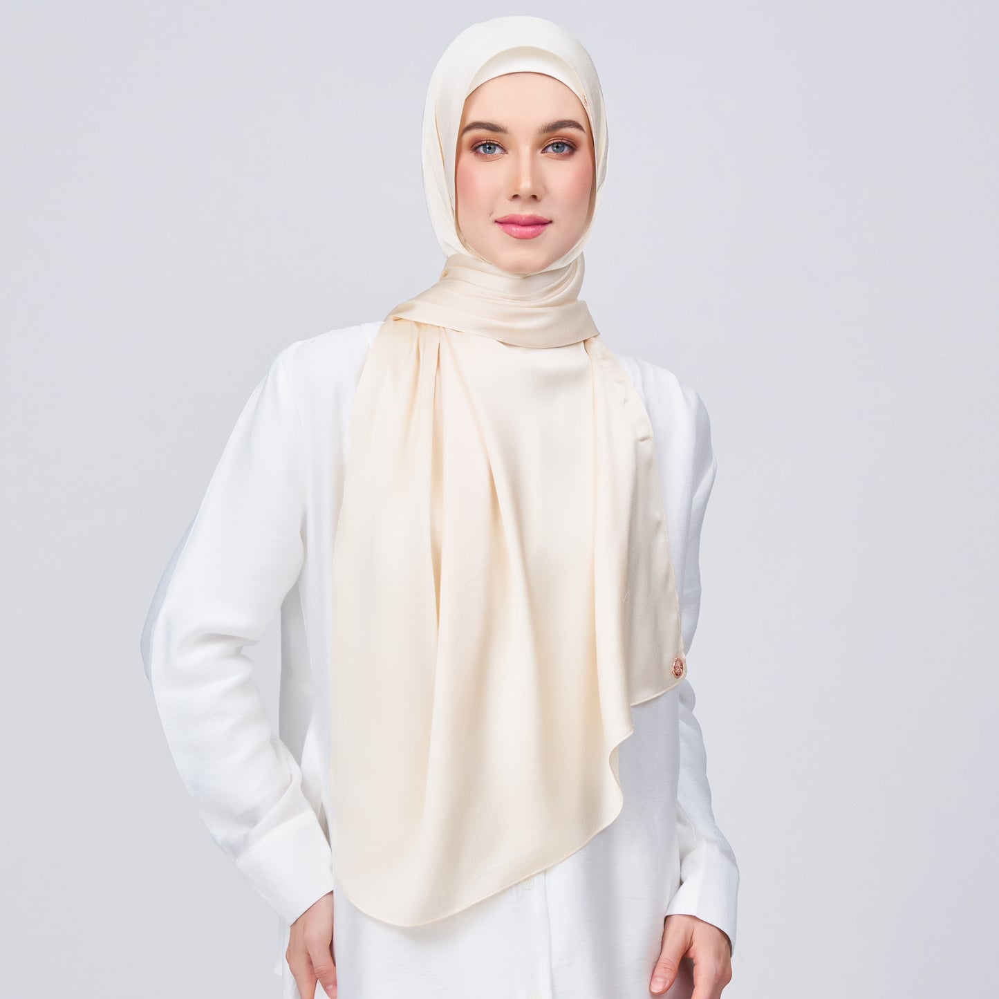 Instant Tag n' Go Shawl | Satin Bulle in Bridal Cream