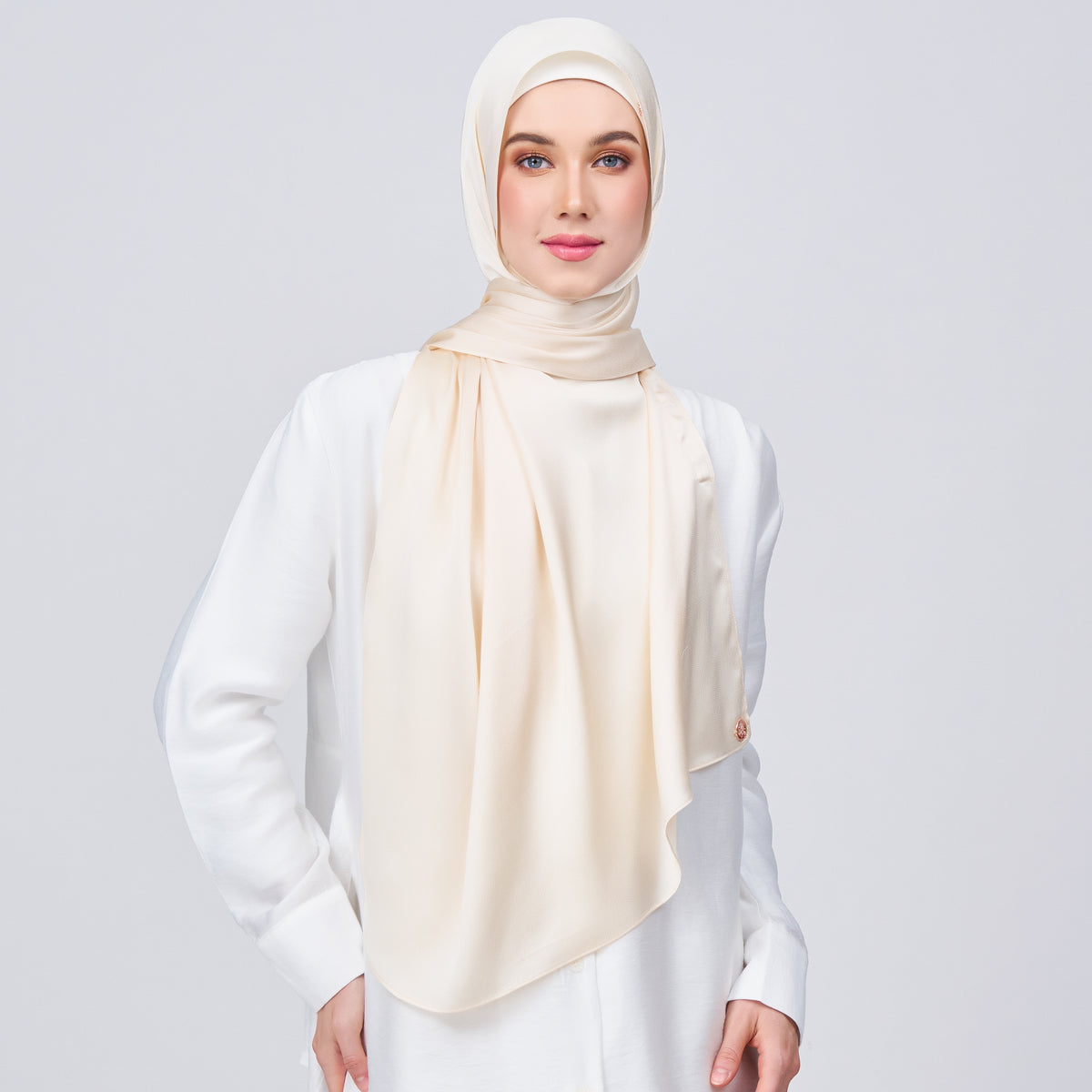 Instant Tag n' Go Shawl | Satin Bulle in Bridal Cream