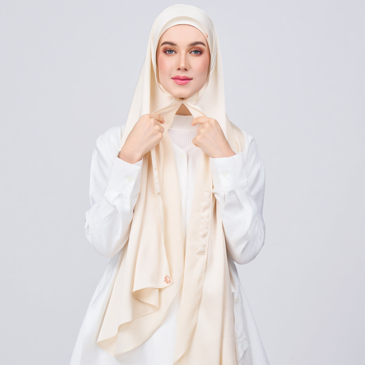 Instant Tag n' Go Shawl | Satin Bulle in Bridal Cream