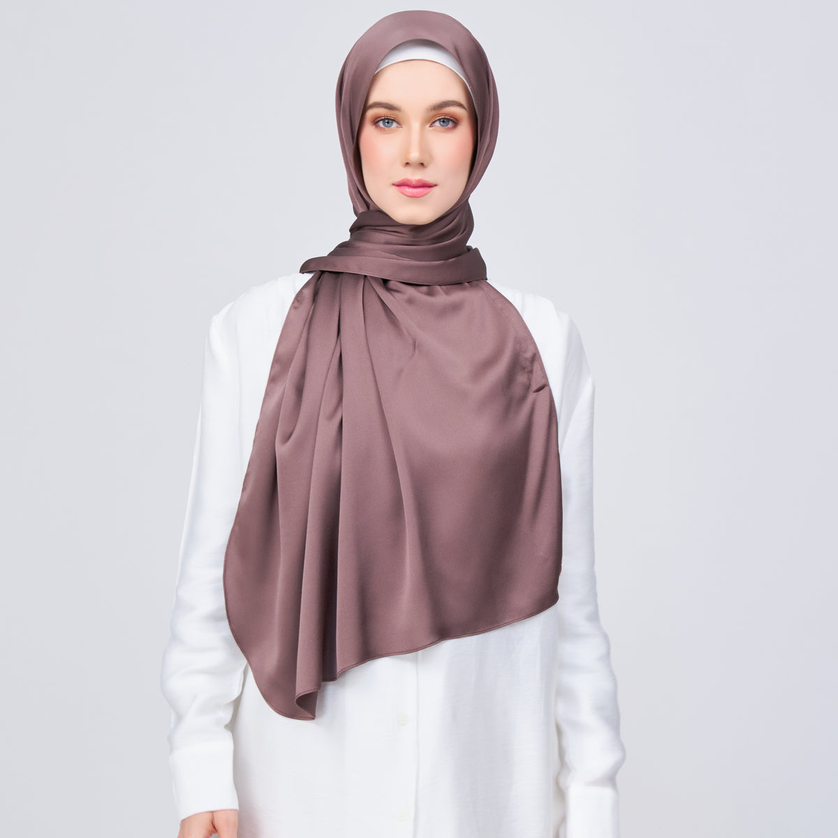 Instant Tag n' Go Shawl | Satin Bulle in Deep Brown