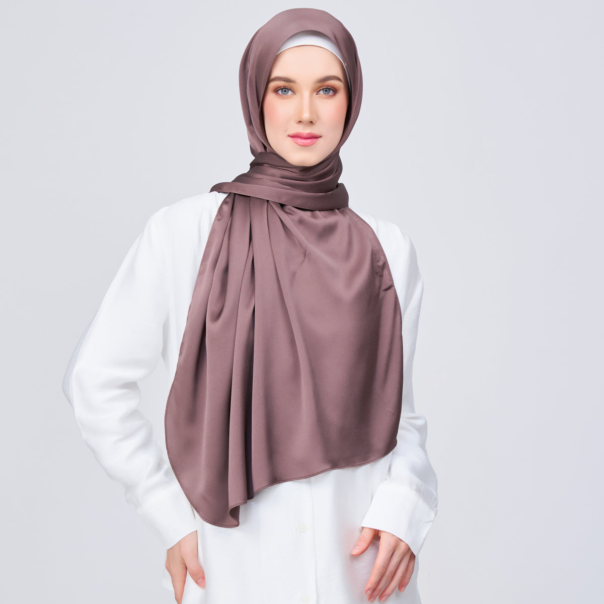 Instant Tag n' Go Shawl | Satin Bulle in Deep Brown