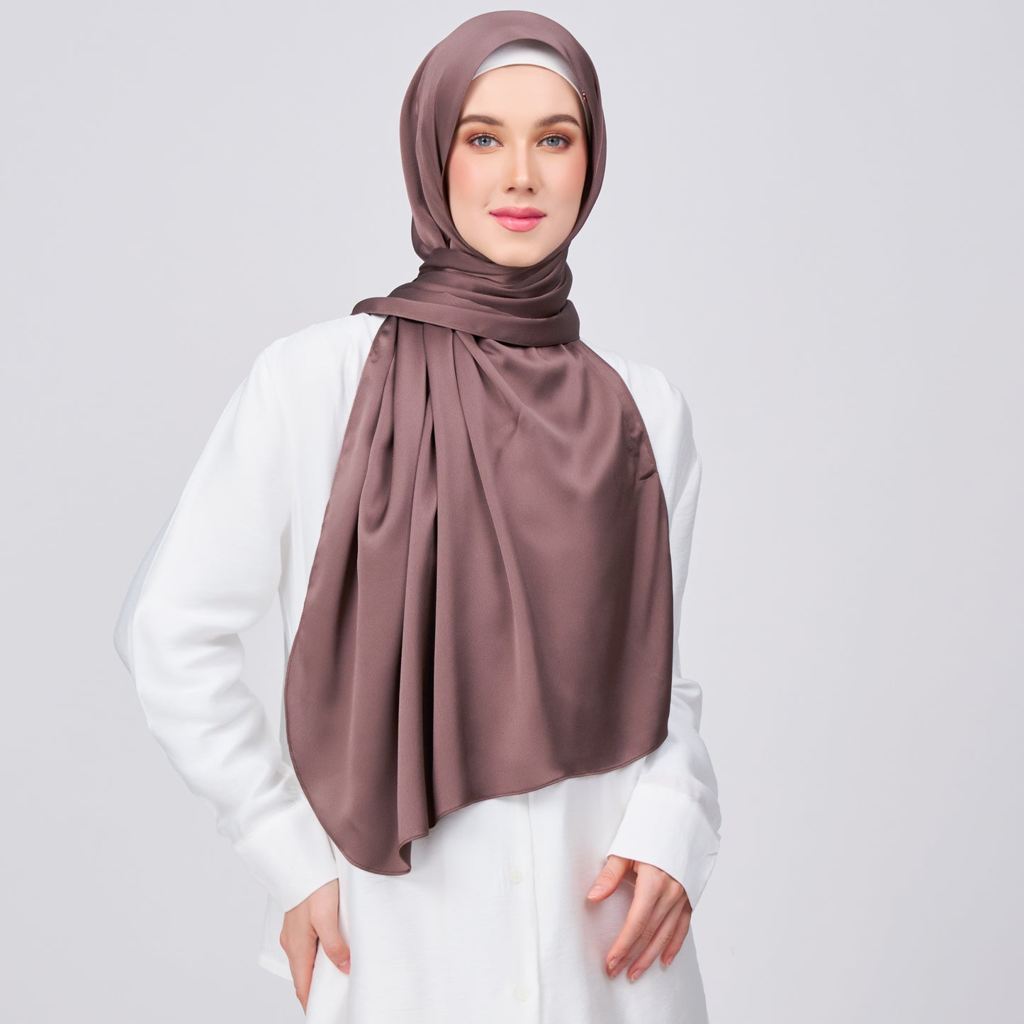 Instant Tag n' Go Shawl | Satin Bulle in Deep Brown