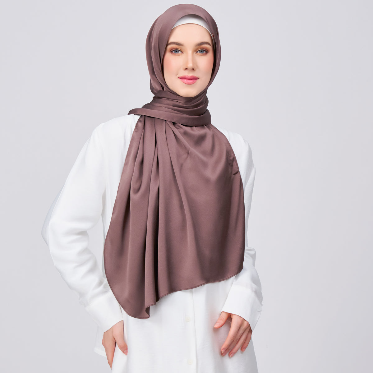 Instant Tag n' Go Shawl | Satin Bulle in Deep Brown