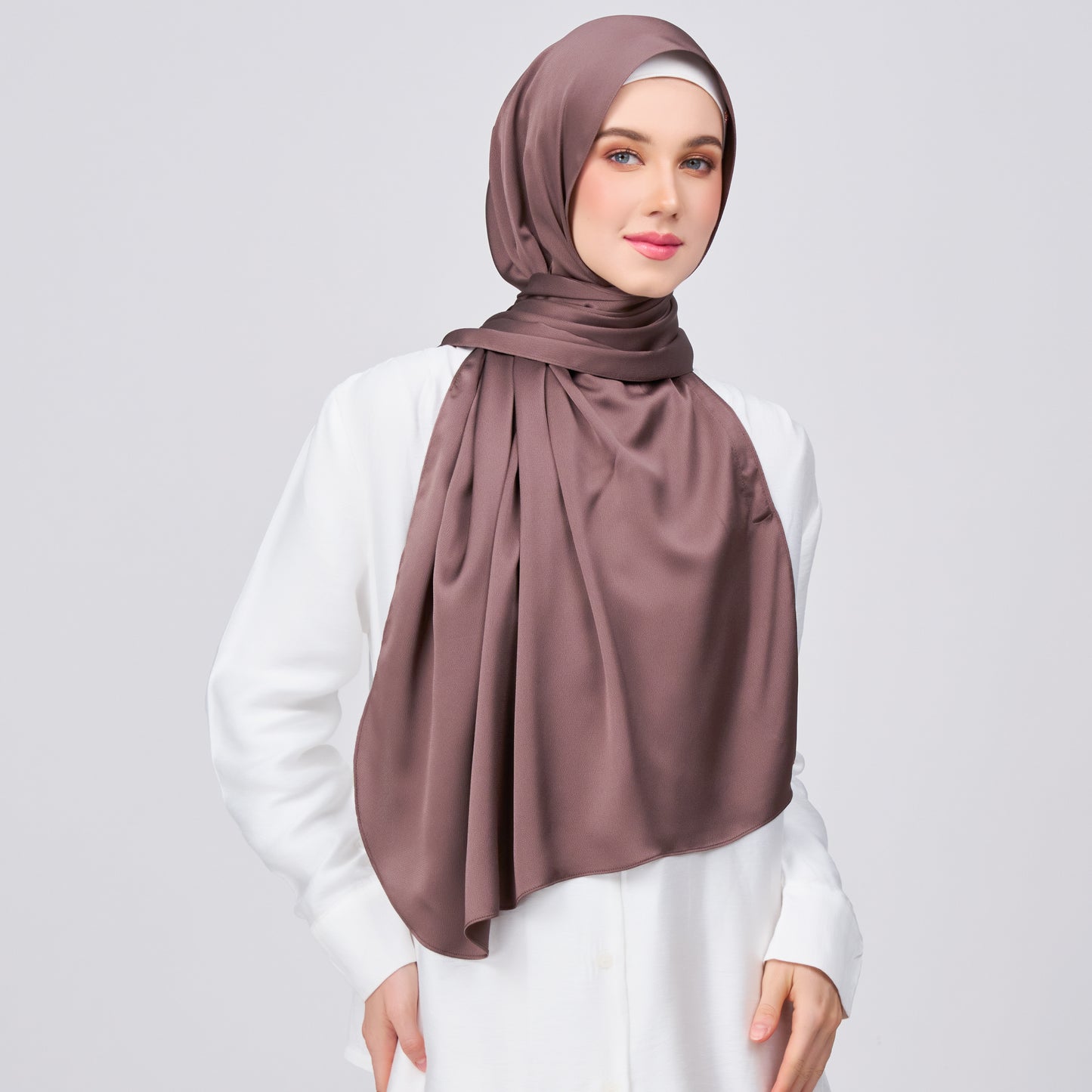 Instant Tag n' Go Shawl | Satin Bulle in Deep Brown
