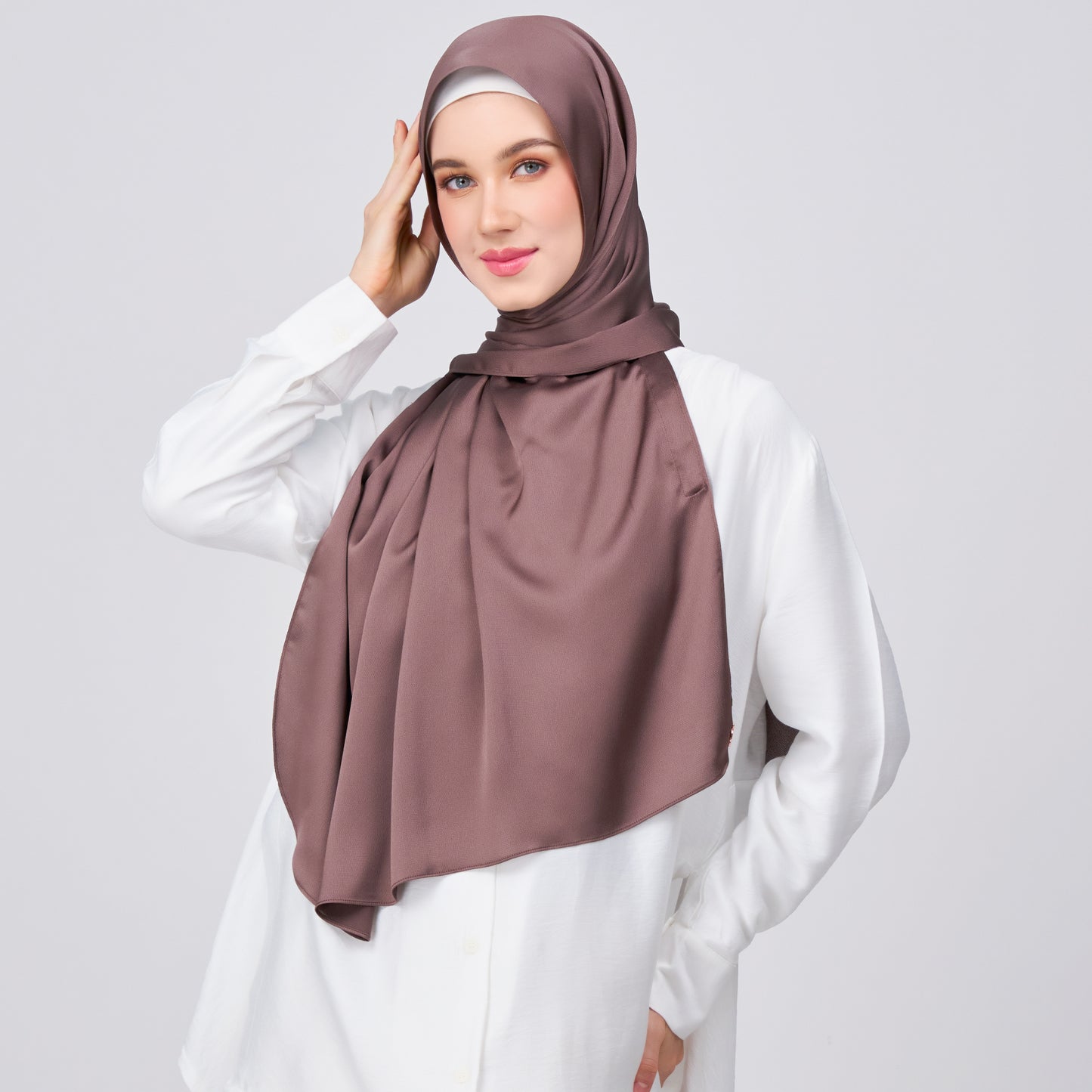 Instant Tag n' Go Shawl | Satin Bulle in Deep Brown
