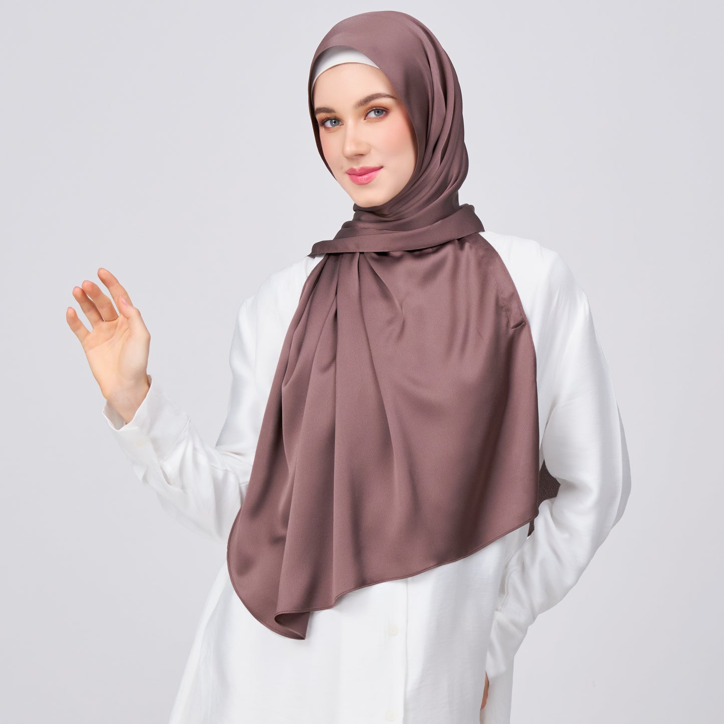 Instant Tag n' Go Shawl | Satin Bulle in Deep Brown