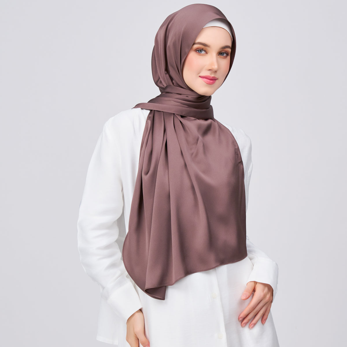 Instant Tag n' Go Shawl | Satin Bulle in Deep Brown