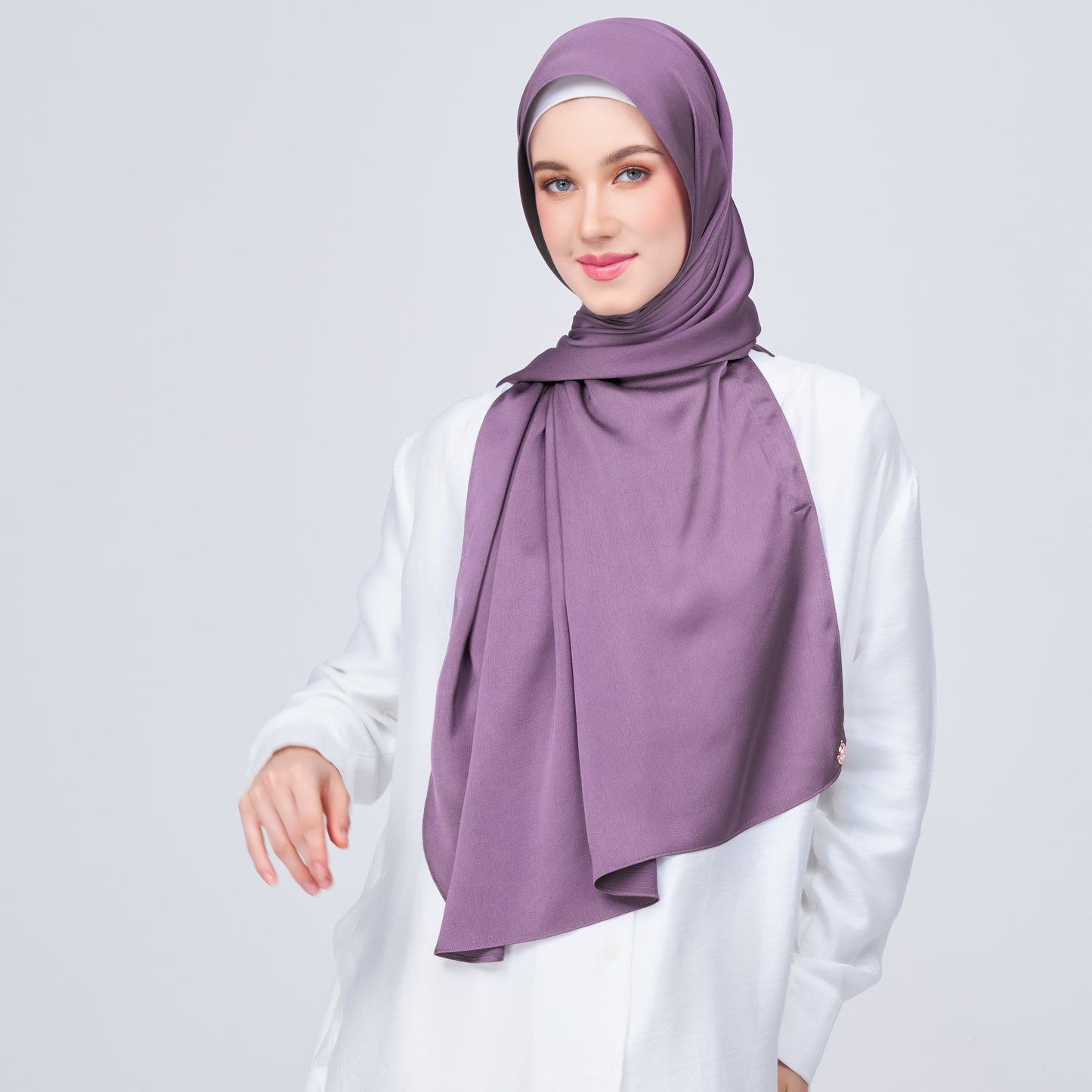 Instant Tag n' Go Shawl | Satin Bulle in Dark Orchid
