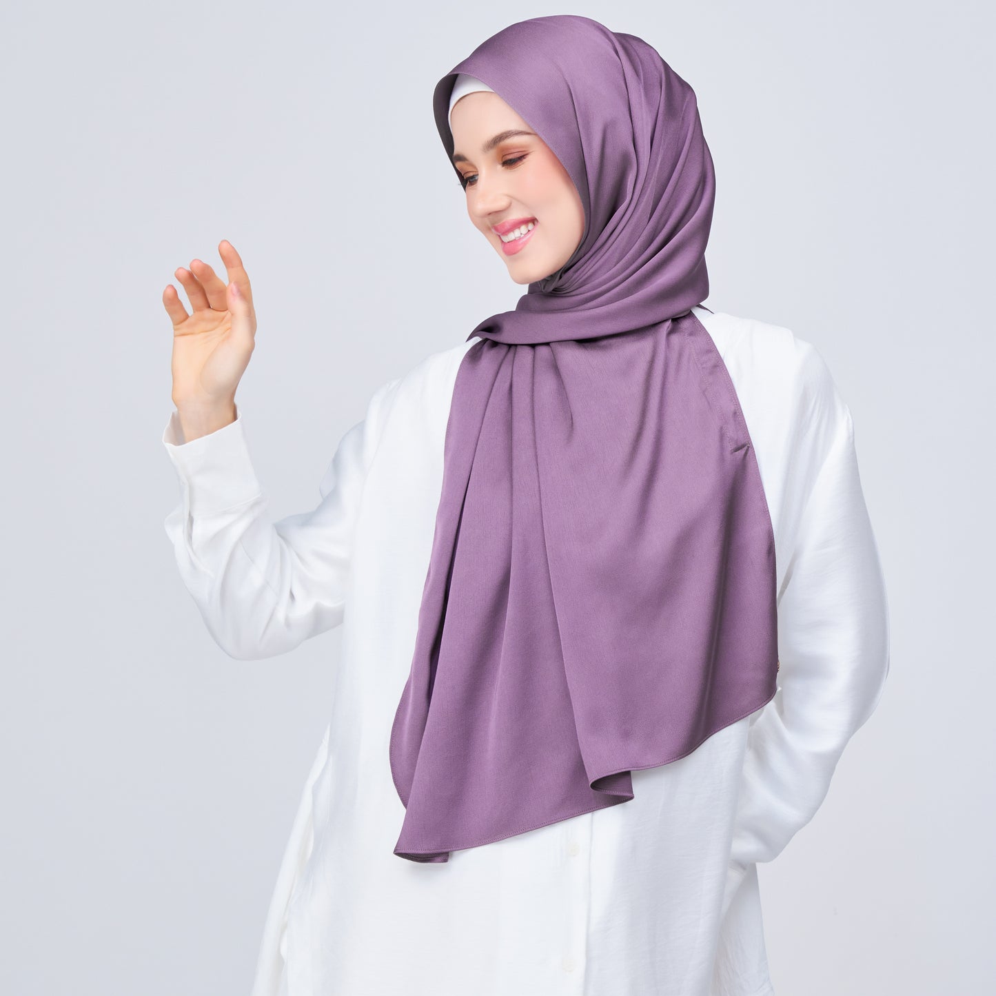 Instant Tag n' Go Shawl | Satin Bulle in Dark Orchid