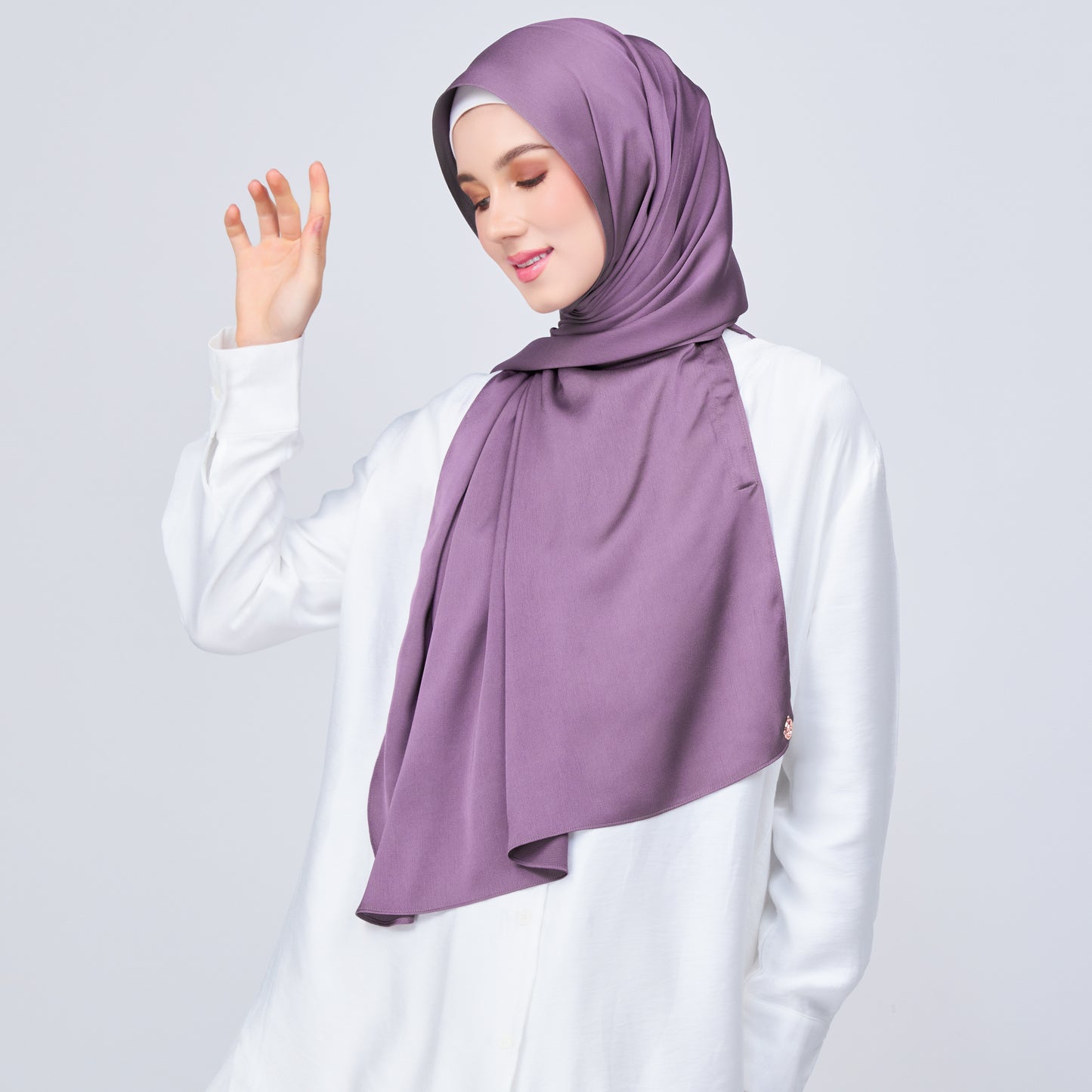 Instant Tag n' Go Shawl | Satin Bulle in Dark Orchid