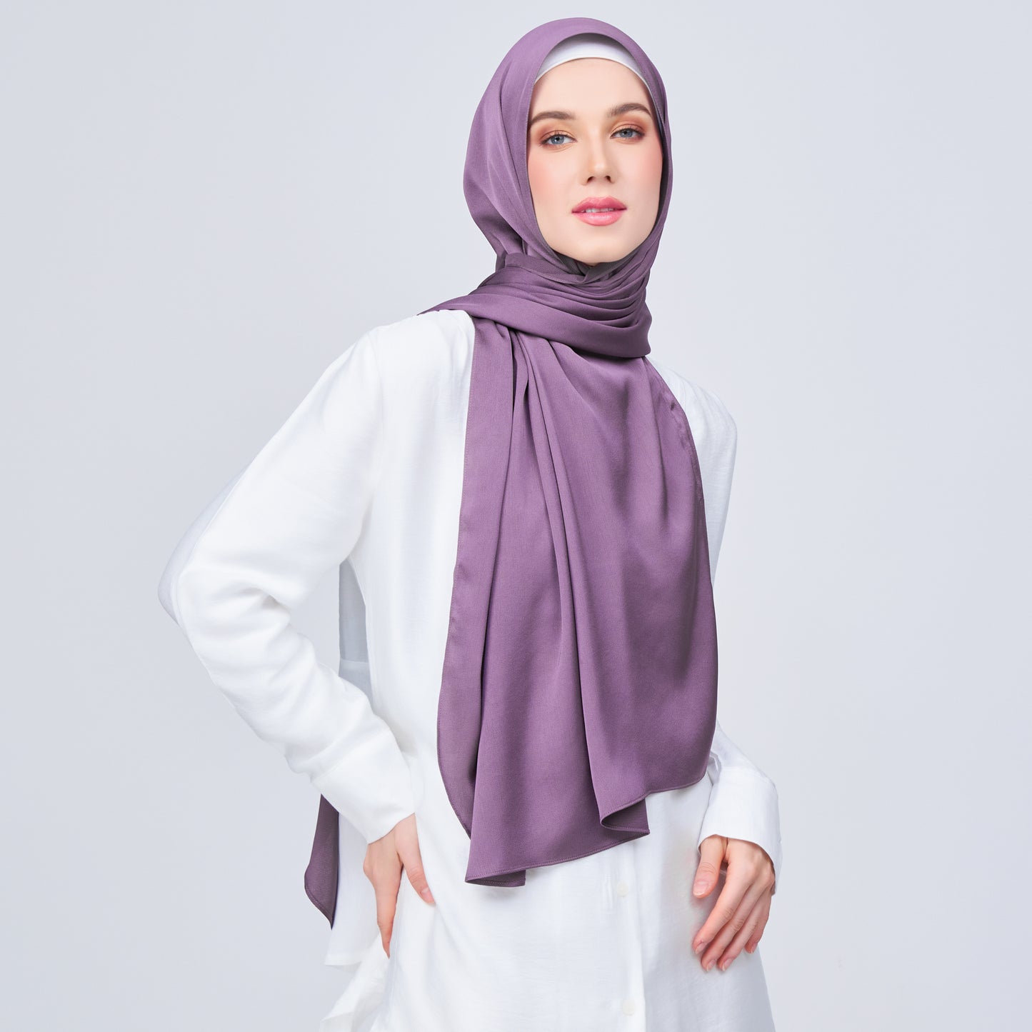 Instant Tag n' Go Shawl | Satin Bulle in Dark Orchid
