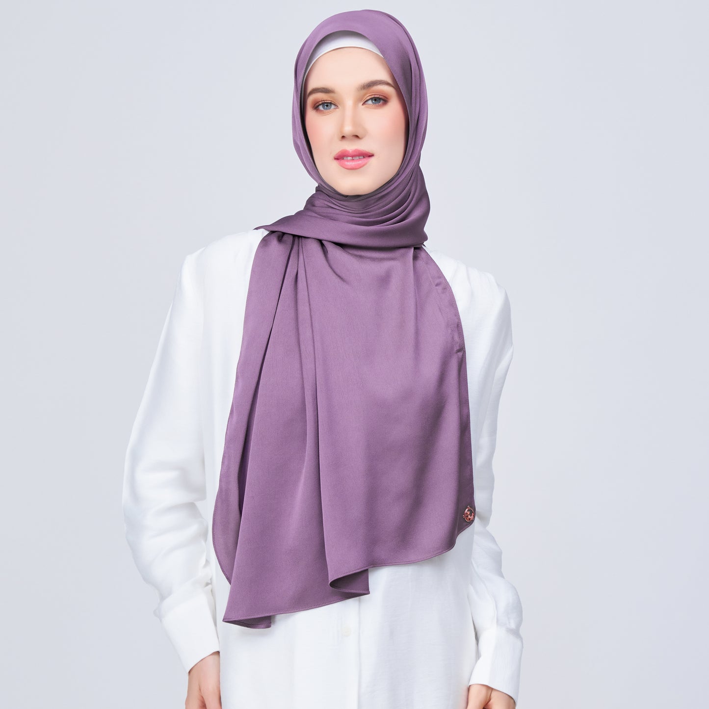 Instant Tag n' Go Shawl | Satin Bulle in Dark Orchid