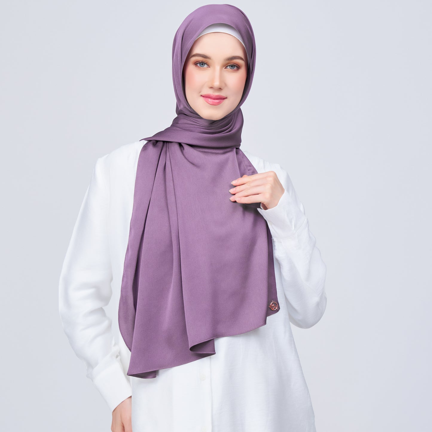 Instant Tag n' Go Shawl | Satin Bulle in Dark Orchid