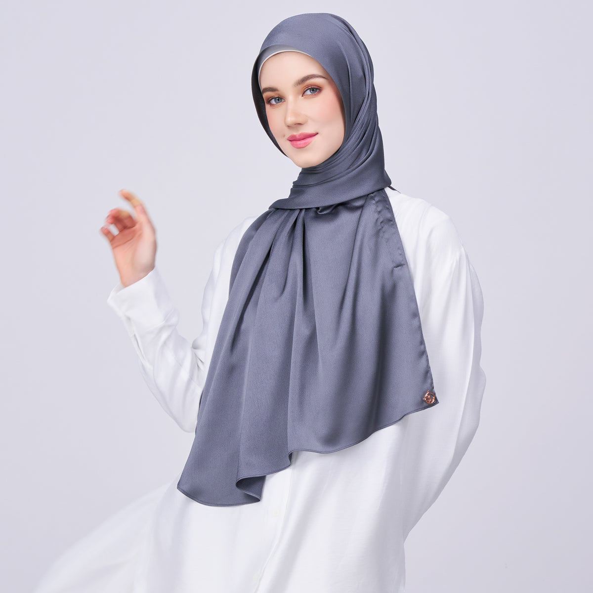 Instant Tag n' Go Shawl | Satin Bulle in Ebony Grey