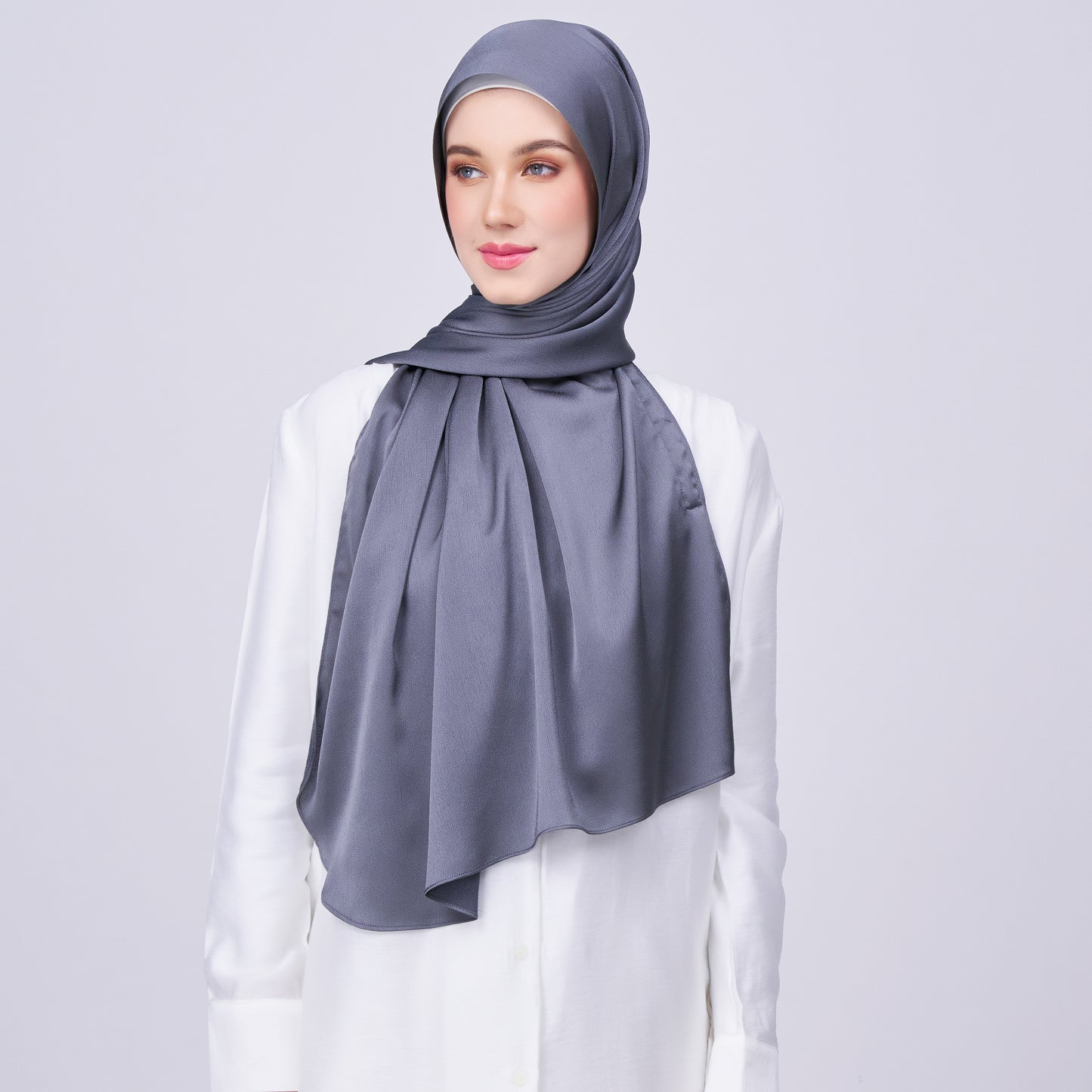 Instant Tag n' Go Shawl | Satin Bulle in Ebony Grey