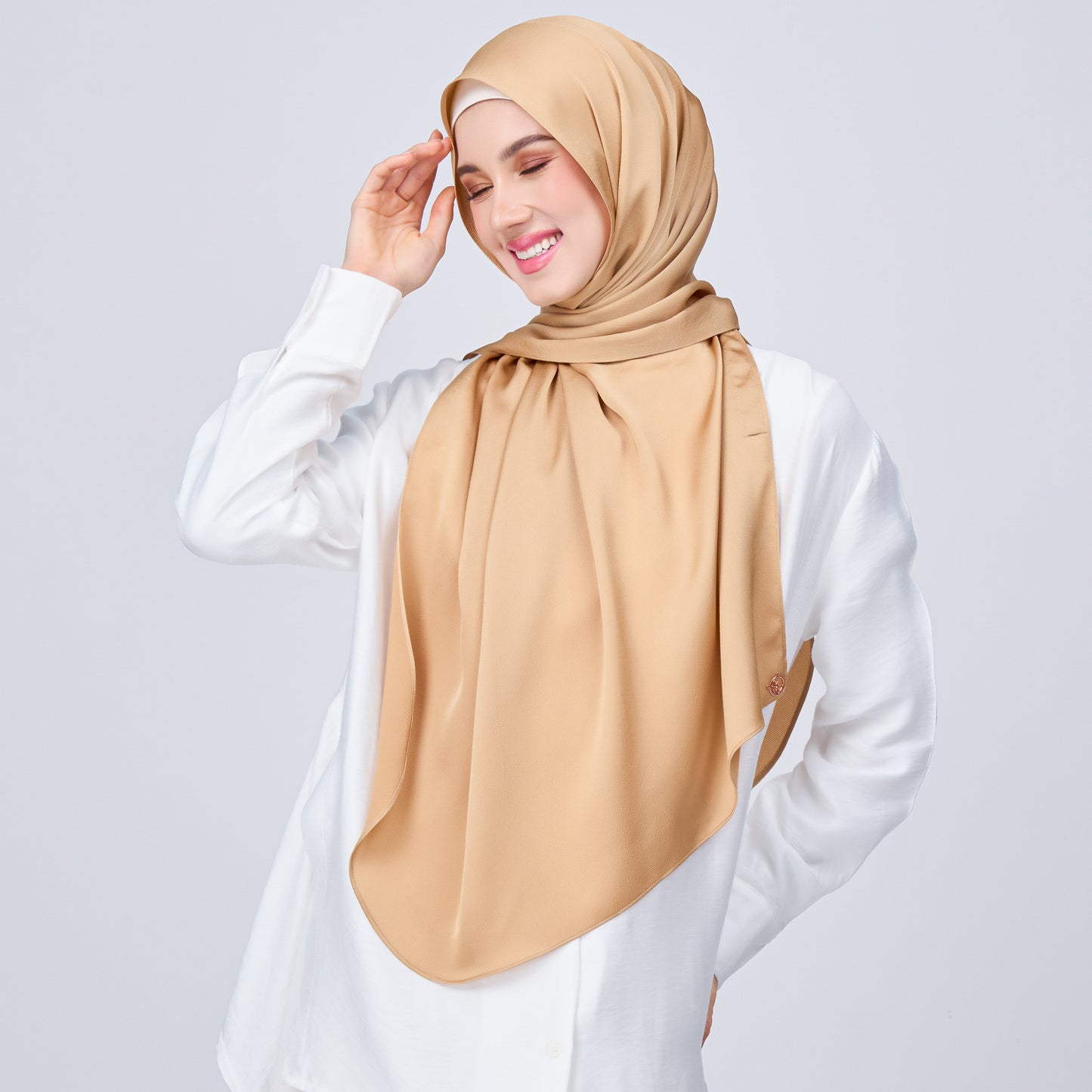 Instant Tag n' Go Shawl | Satin Bulle in Gold