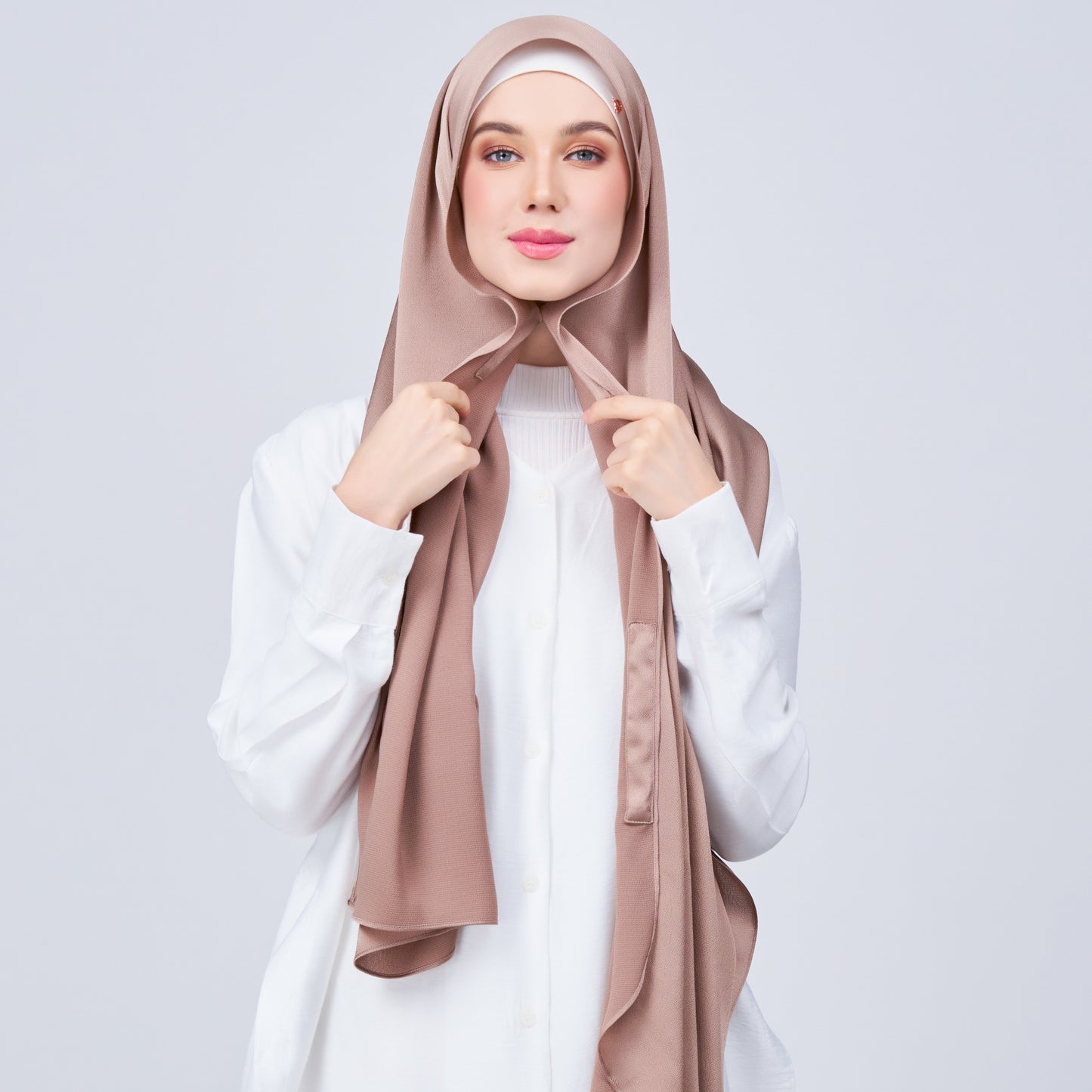 Instant Tag n' Go Shawl | Satin Bulle in Medium Toffee