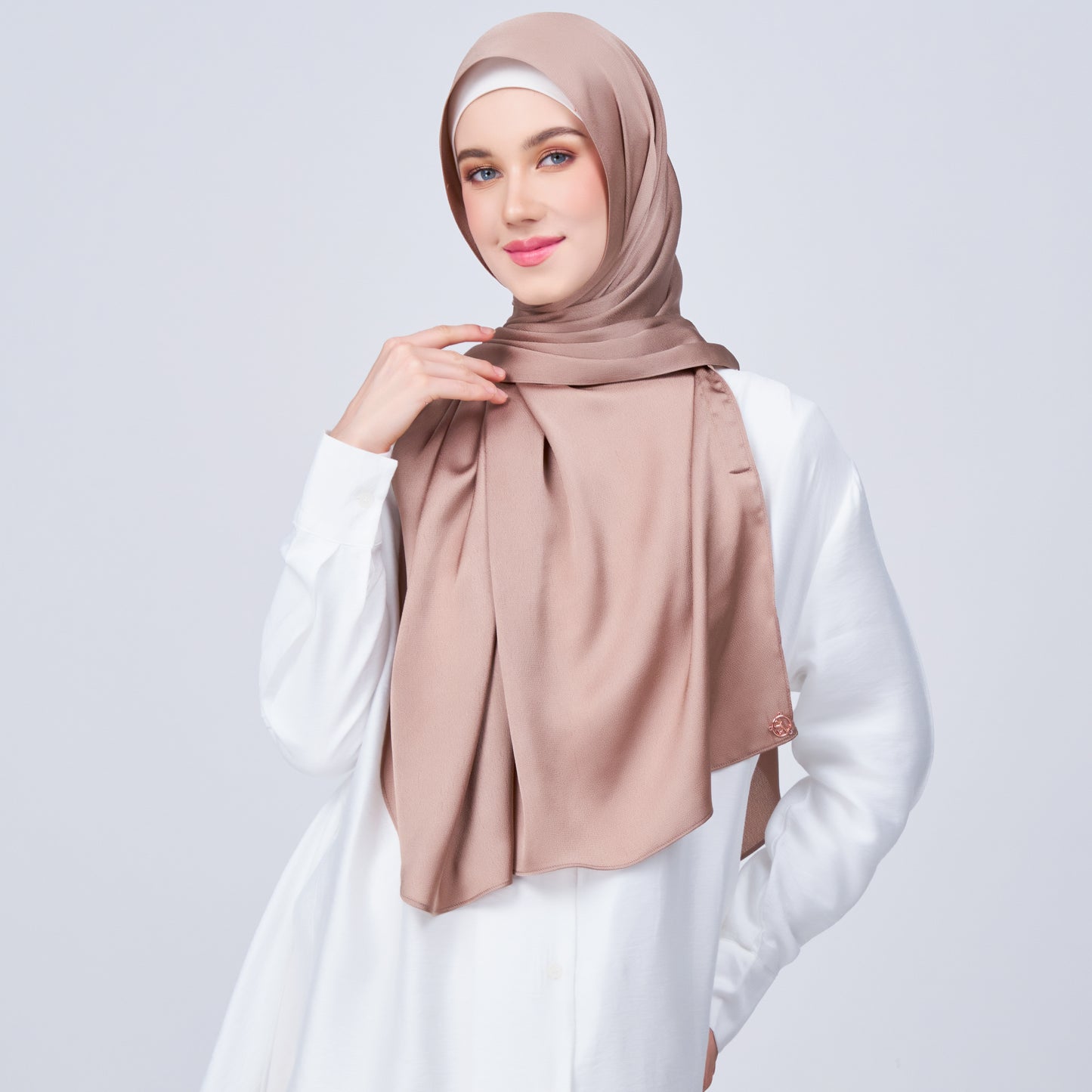 Instant Tag n' Go Shawl | Satin Bulle in Medium Toffee