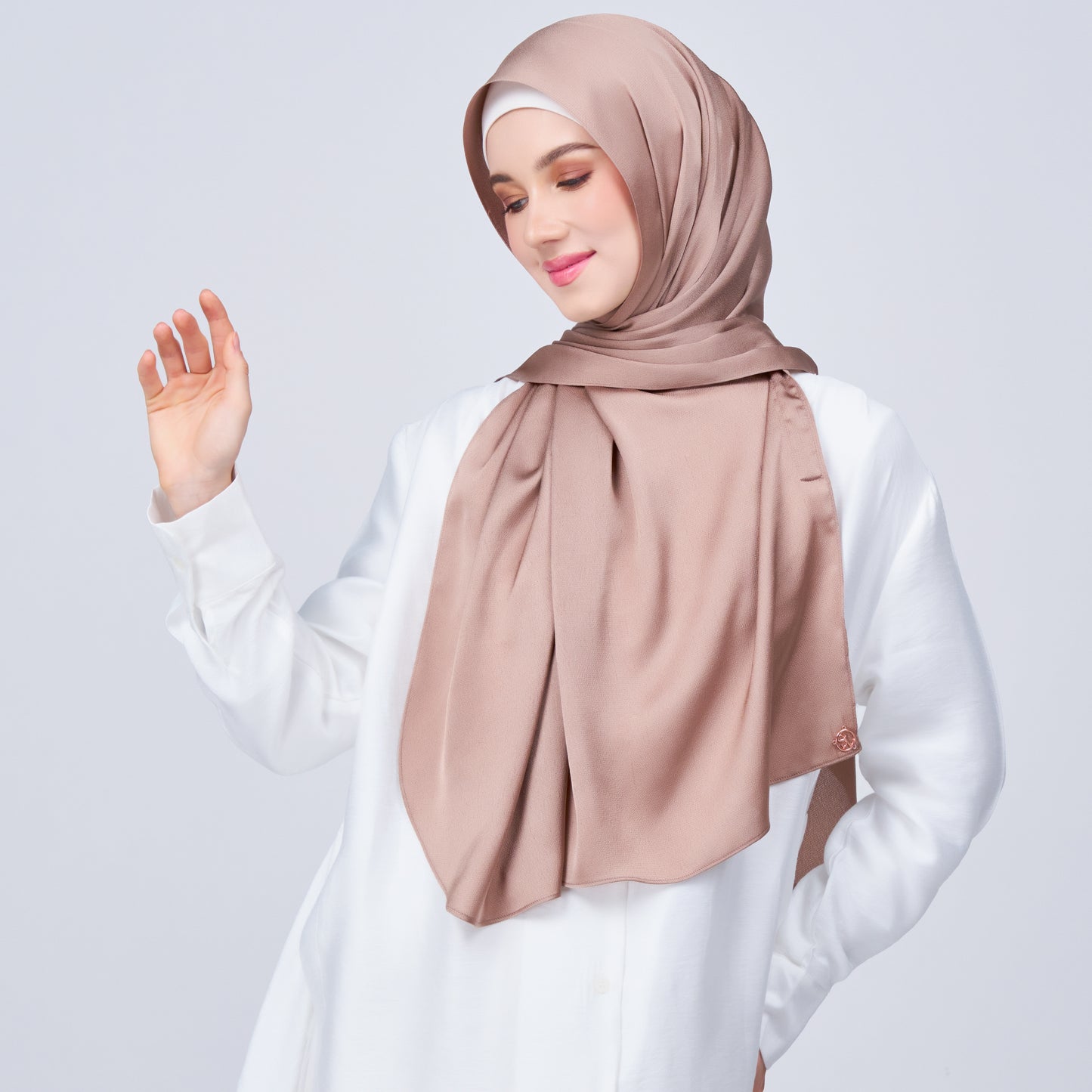 Instant Tag n' Go Shawl | Satin Bulle in Medium Toffee