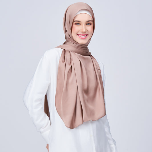 Instant Tag n' Go Shawl | Satin Bulle in Medium Toffee