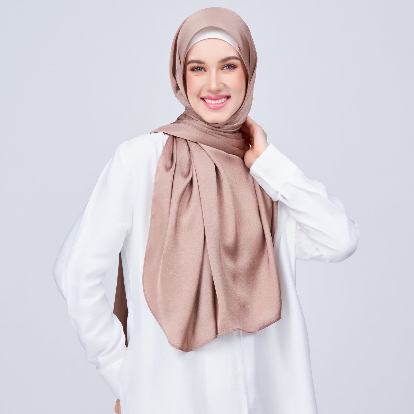 Instant Tag n' Go Shawl | Satin Bulle in Medium Toffee