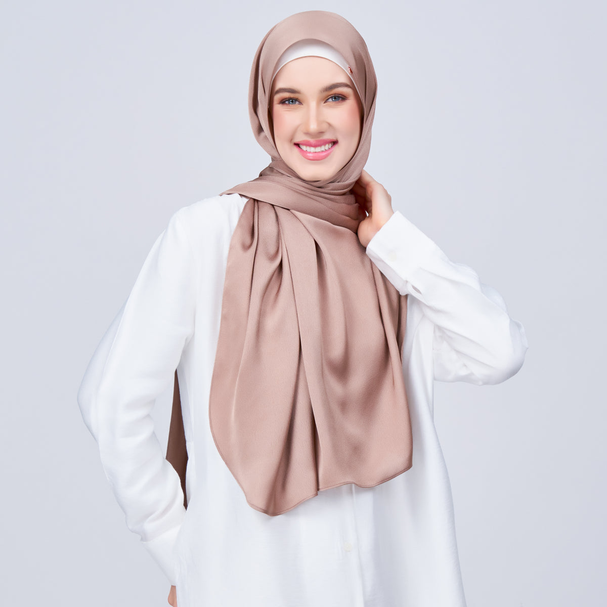 Instant Tag n' Go Shawl | Satin Bulle in Medium Toffee
