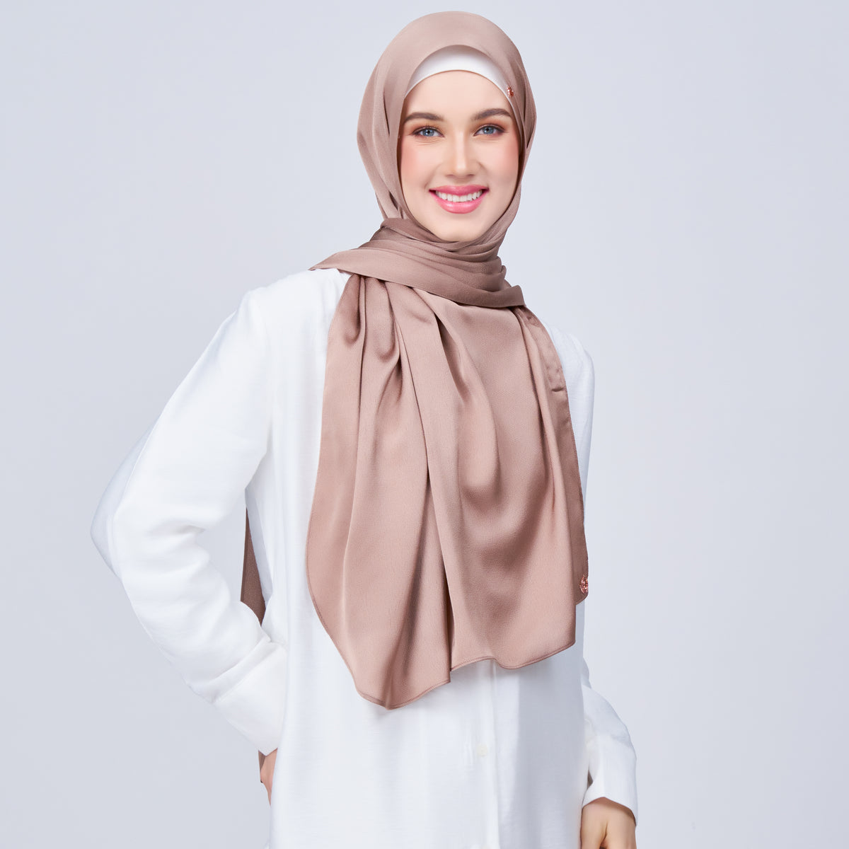 Instant Tag n' Go Shawl | Satin Bulle in Medium Toffee