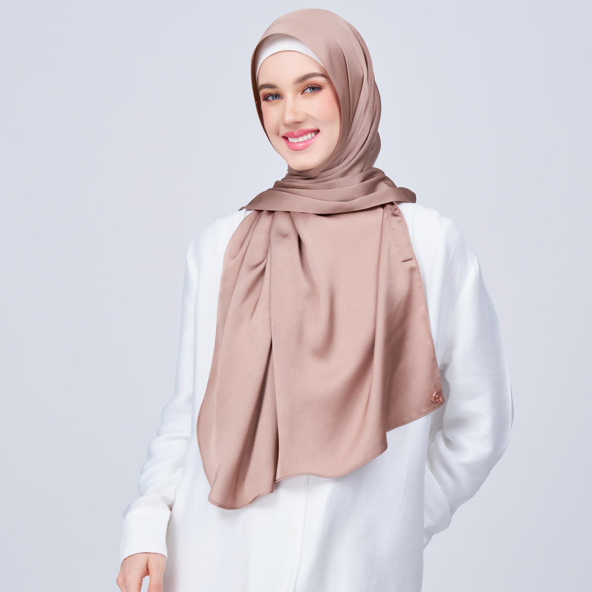 Instant Tag n' Go Shawl | Satin Bulle in Medium Toffee