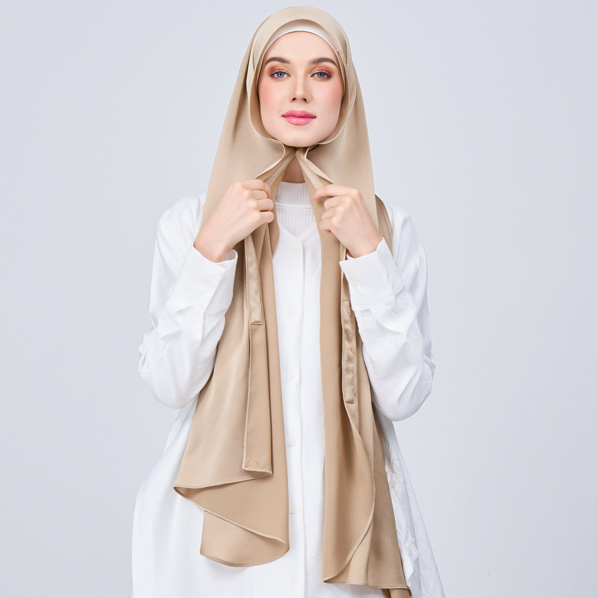 Instant Tag n' Go Shawl | Satin Bulle in Nude Chai