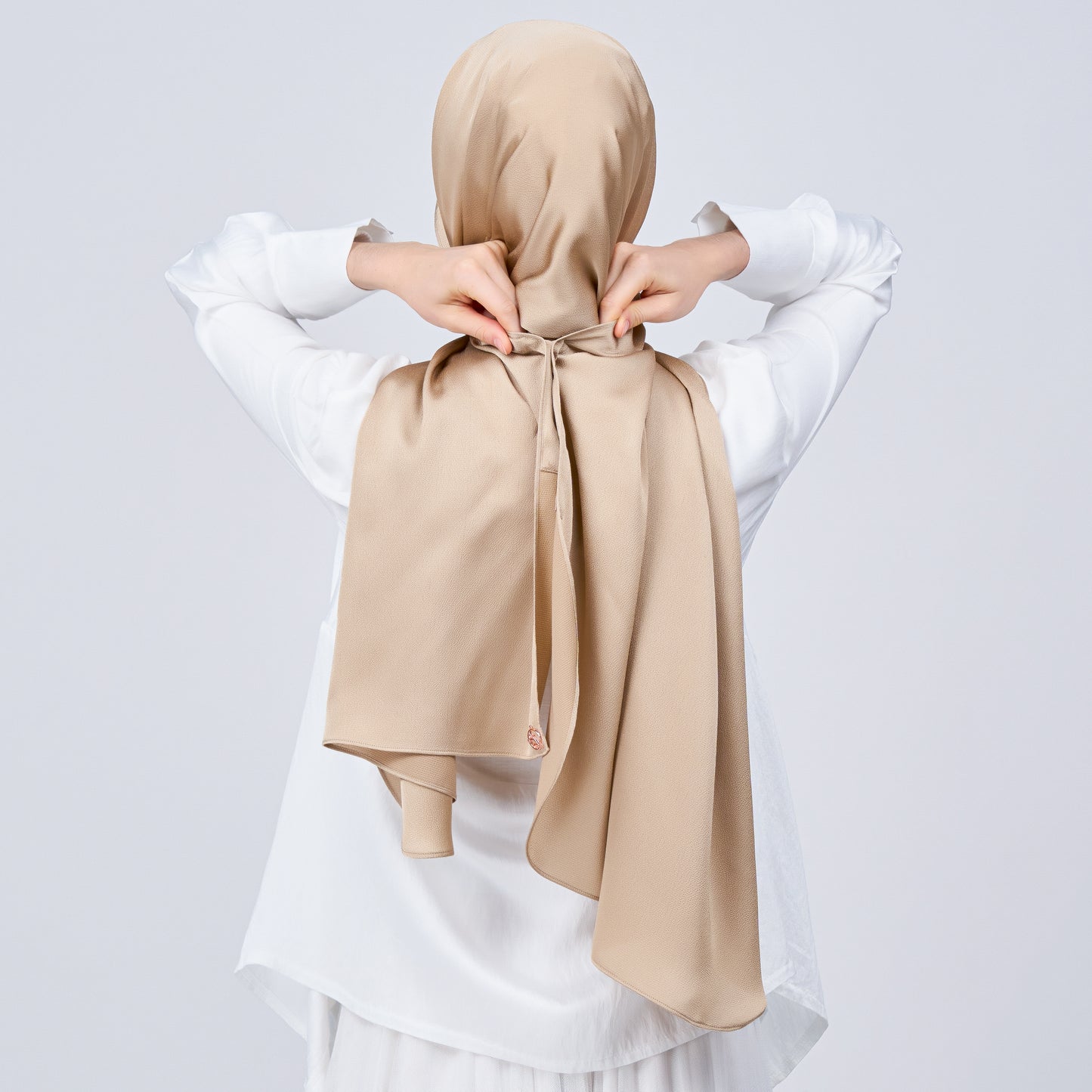 Instant Tag n' Go Shawl | Satin Bulle in Nude Chai