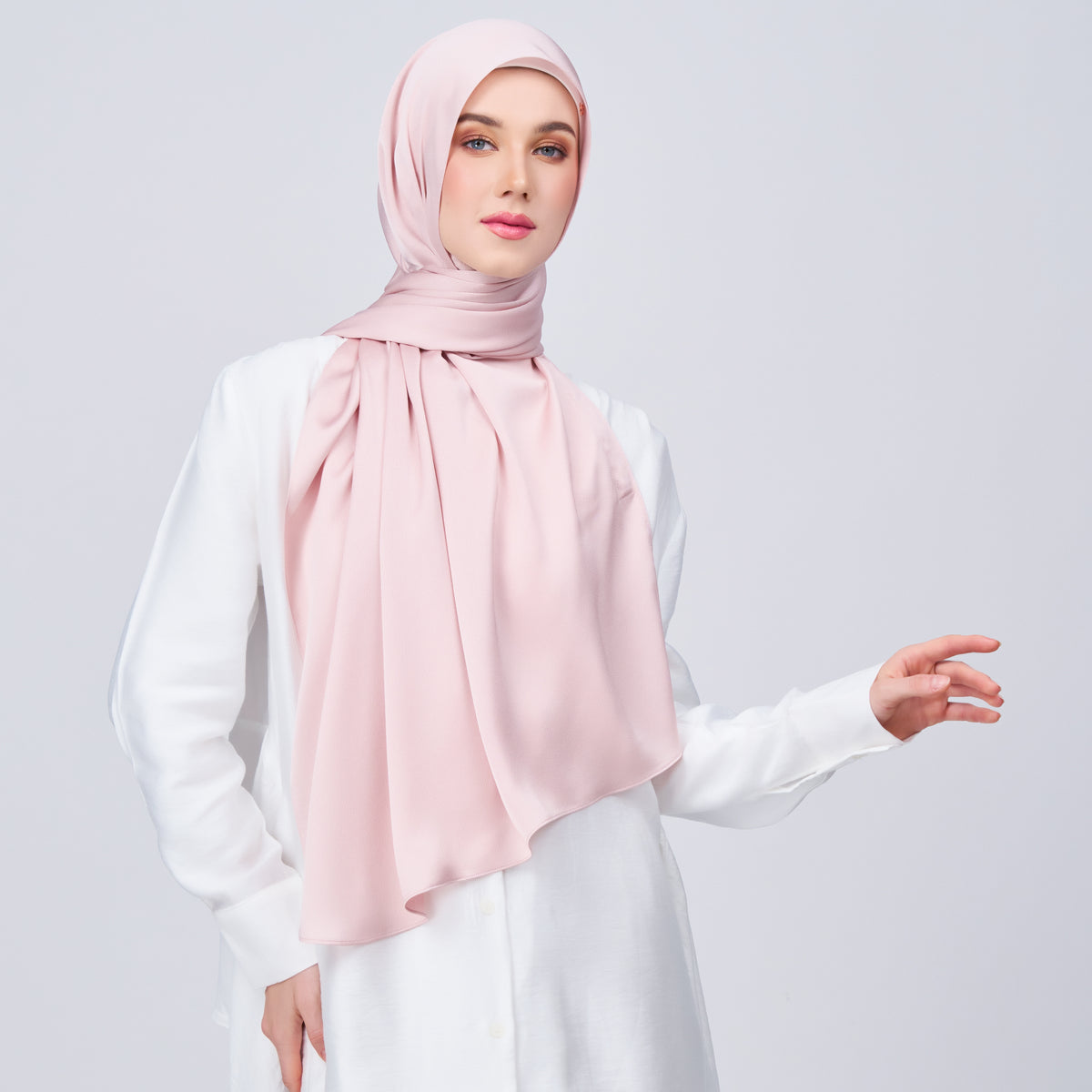 Instant Tag n' Go Shawl | Satin Bulle in Nude Pink