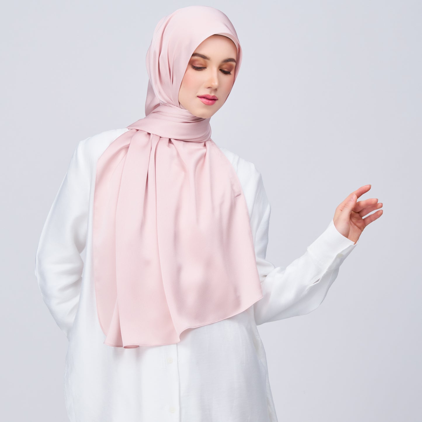 Instant Tag n' Go Shawl | Satin Bulle in Nude Pink