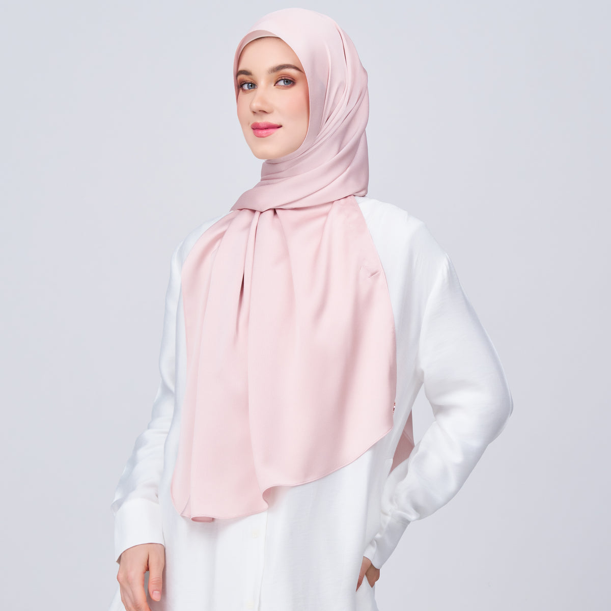 Instant Tag n' Go Shawl | Satin Bulle in Nude Pink