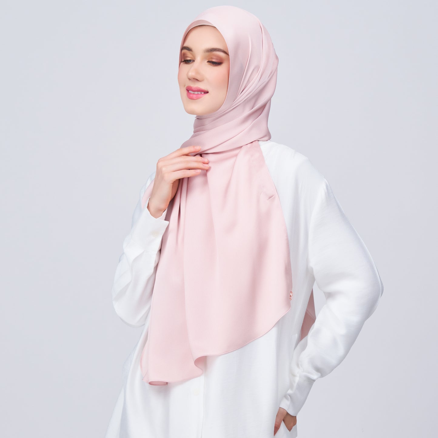 Instant Tag n' Go Shawl | Satin Bulle in Nude Pink