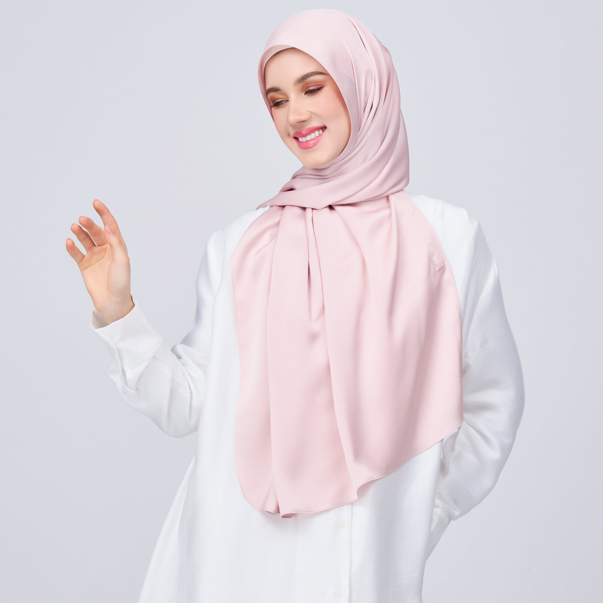 Instant Tag n' Go Shawl | Satin Bulle in Nude Pink
