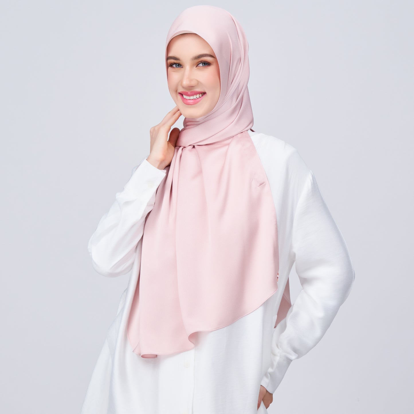 Instant Tag n' Go Shawl | Satin Bulle in Nude Pink