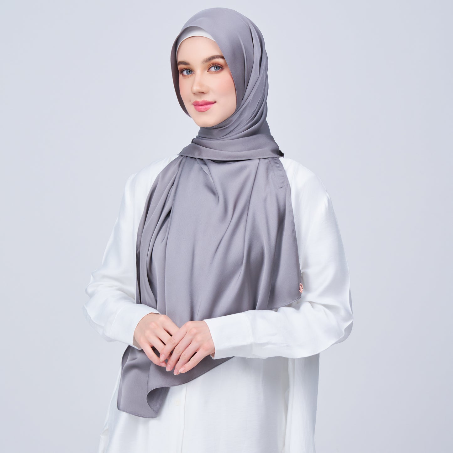 Instant Tag n' Go Shawl | Satin Bulle in Stone Grey