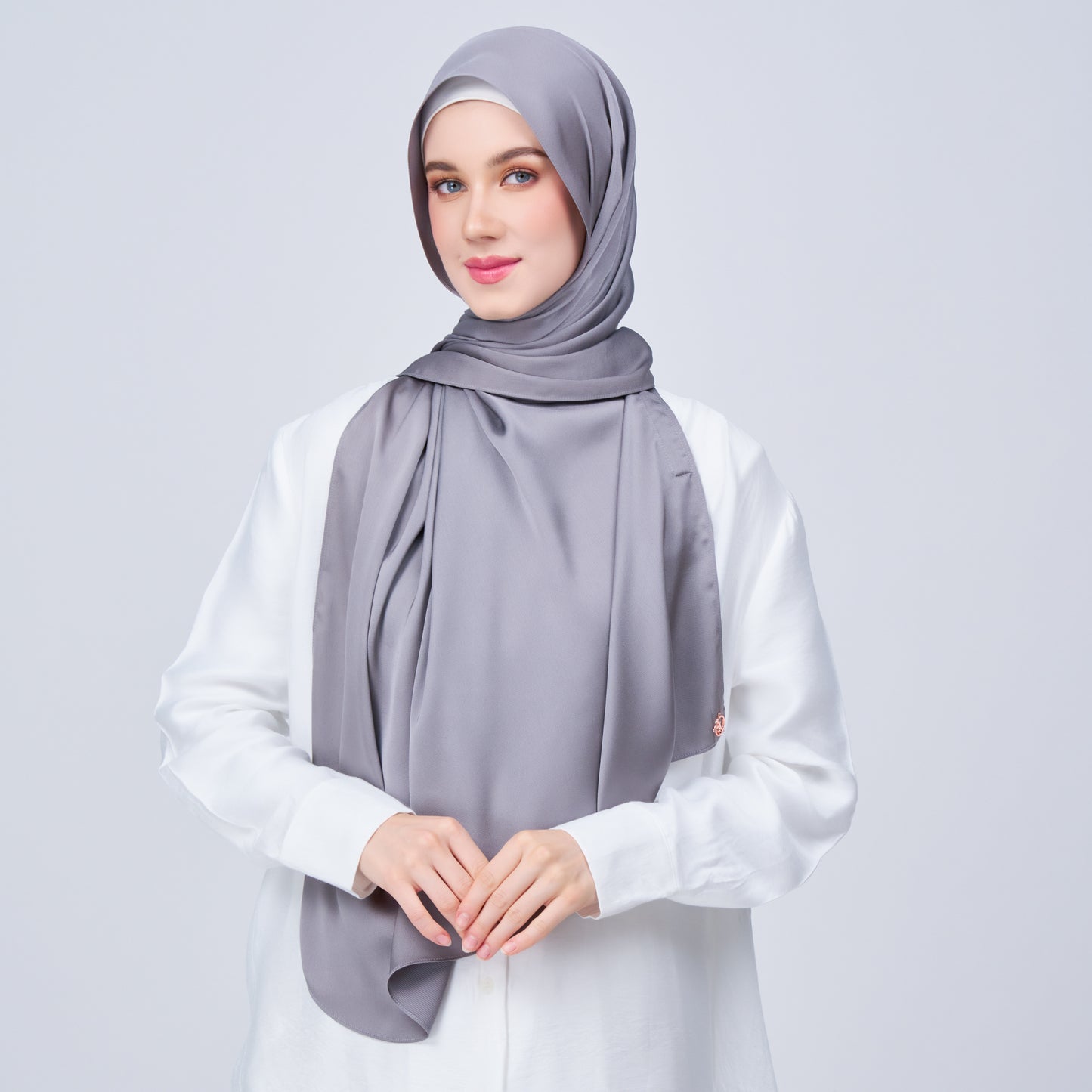 Instant Tag n' Go Shawl | Satin Bulle in Stone Grey