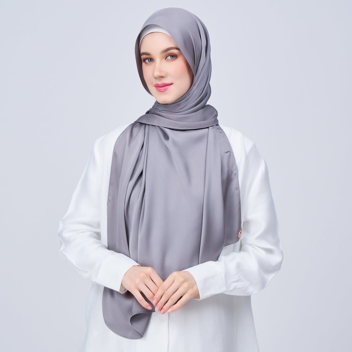 Instant Tag n' Go Shawl | Satin Bulle in Stone Grey