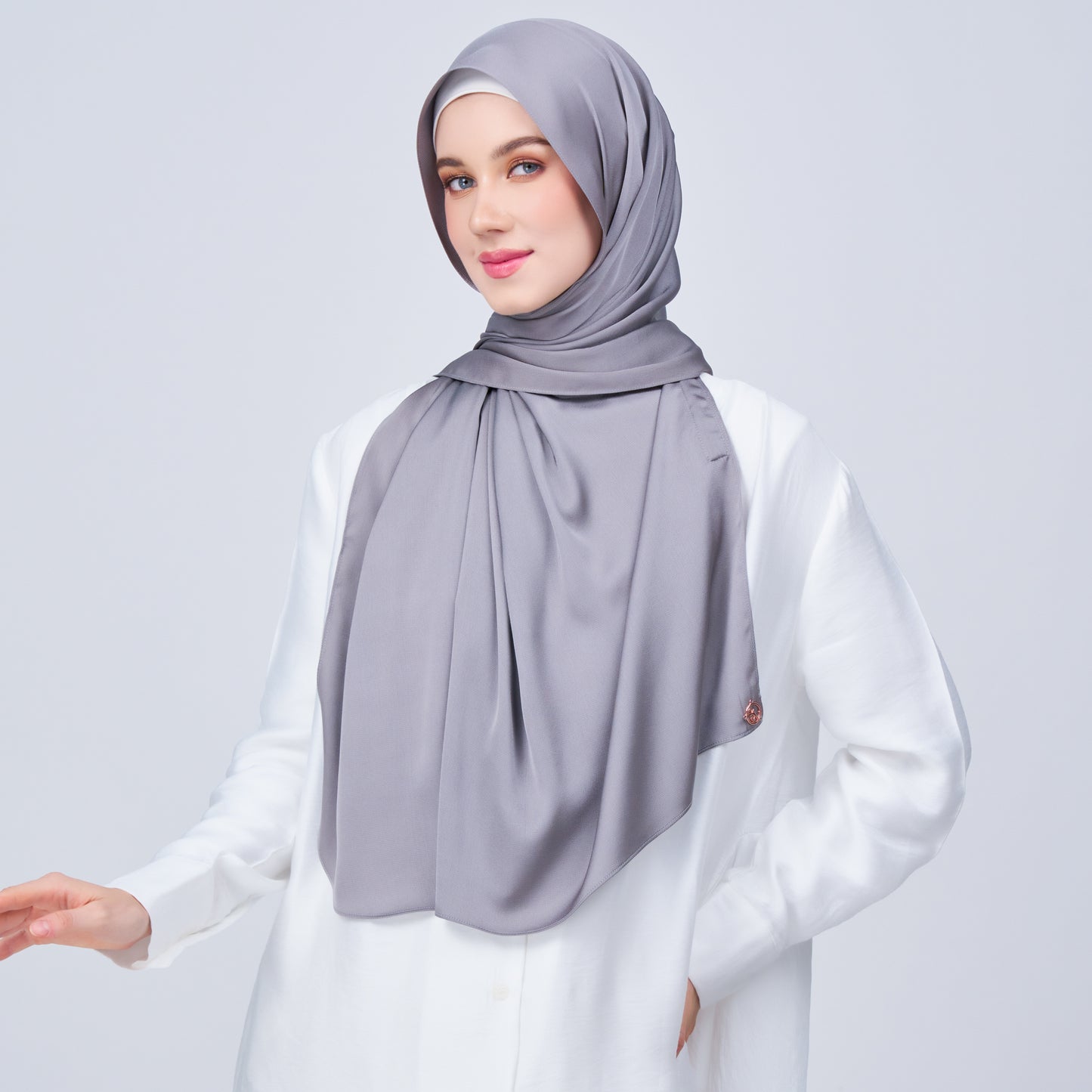 Instant Tag n' Go Shawl | Satin Bulle in Stone Grey