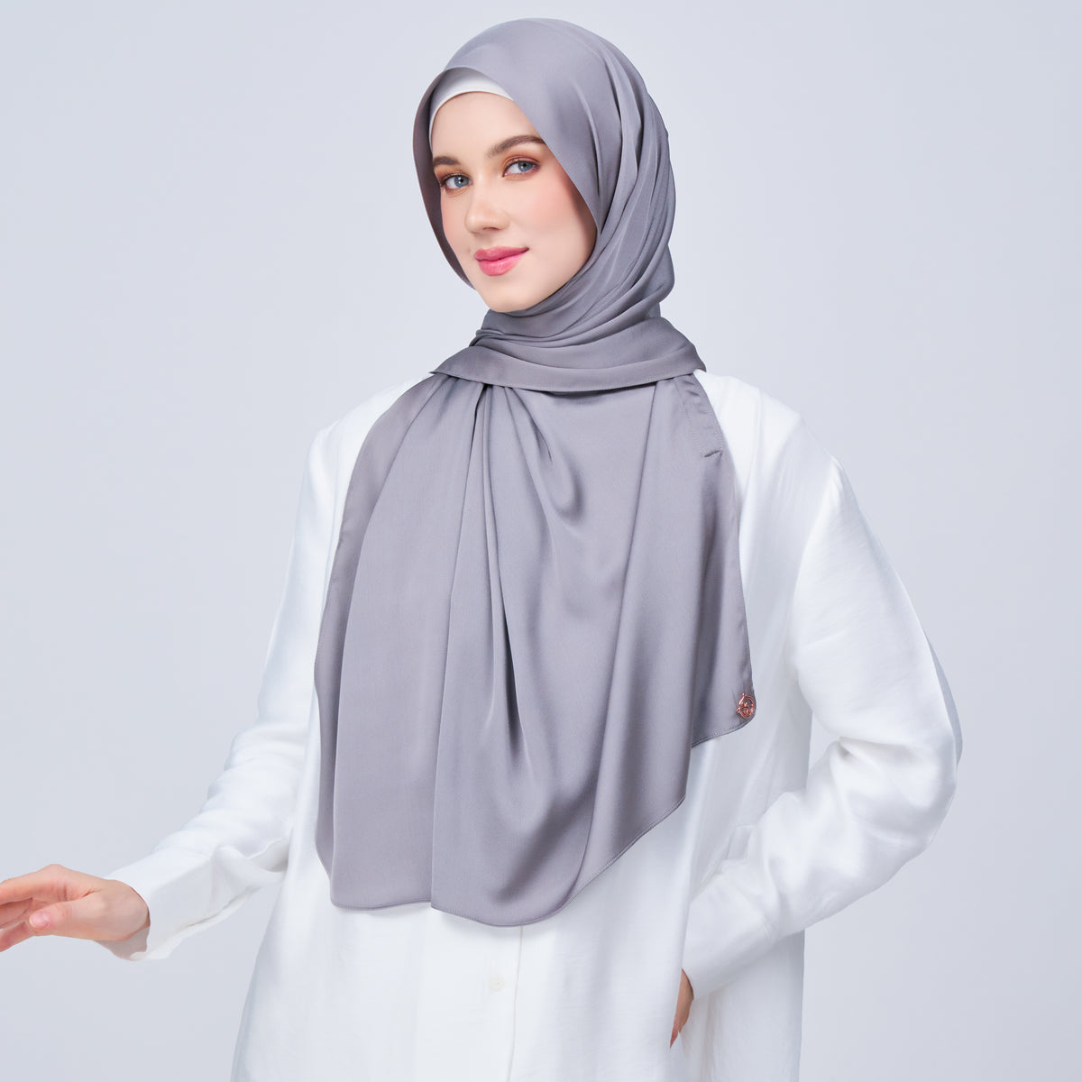 Instant Tag n' Go Shawl | Satin Bulle in Stone Grey