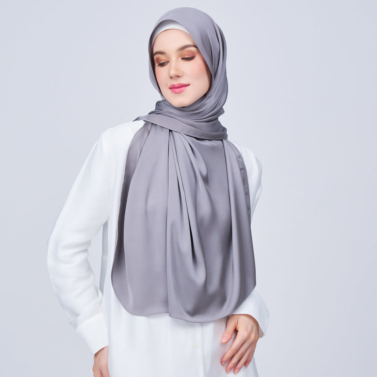 Instant Tag n' Go Shawl | Satin Bulle in Stone Grey