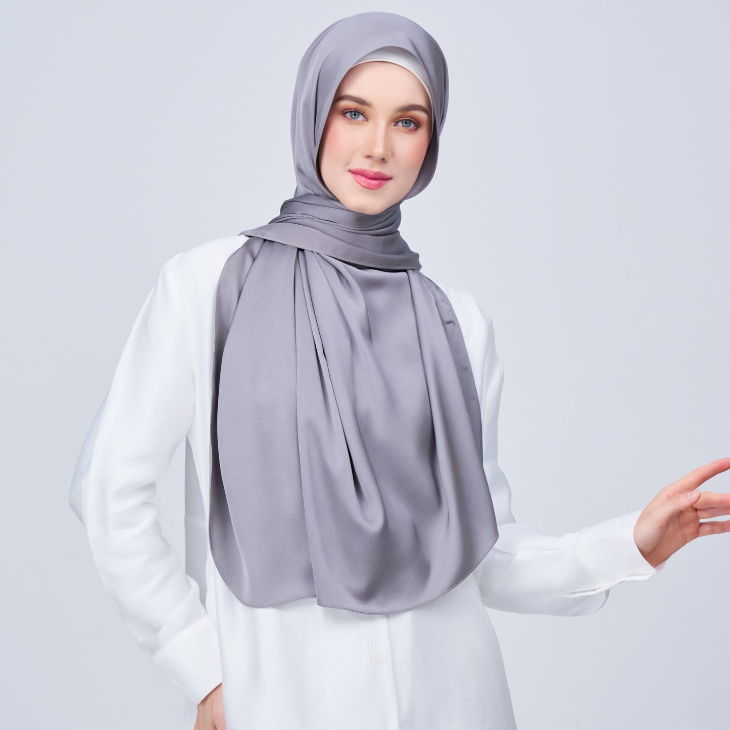 Instant Tag n' Go Shawl | Satin Bulle in Stone Grey