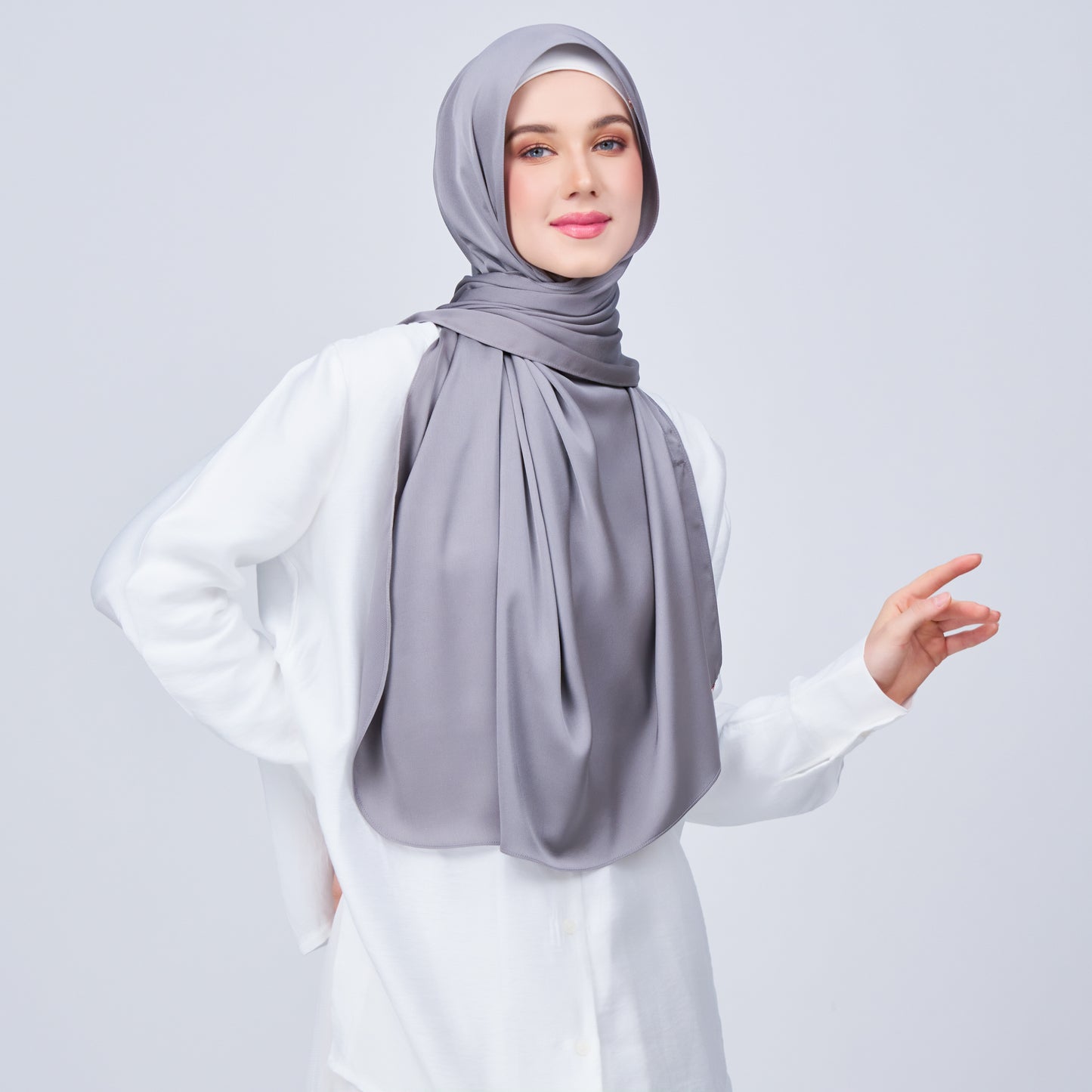 Instant Tag n' Go Shawl | Satin Bulle in Stone Grey
