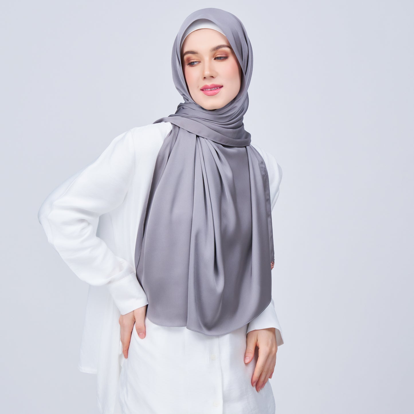 Instant Tag n' Go Shawl | Satin Bulle in Stone Grey