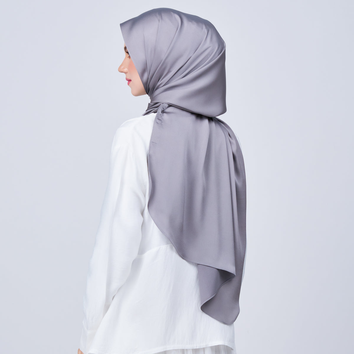 Instant Tag n' Go Shawl | Satin Bulle in Stone Grey