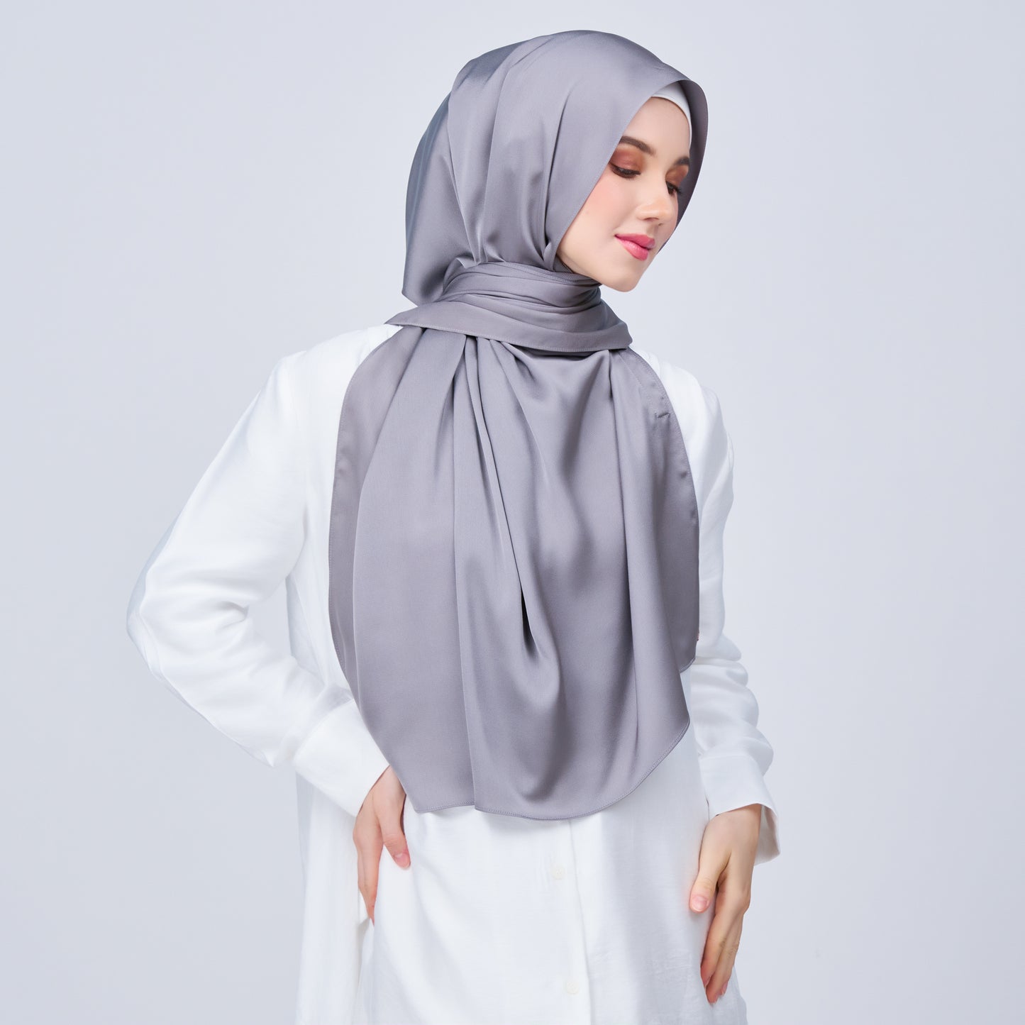 Instant Tag n' Go Shawl | Satin Bulle in Stone Grey