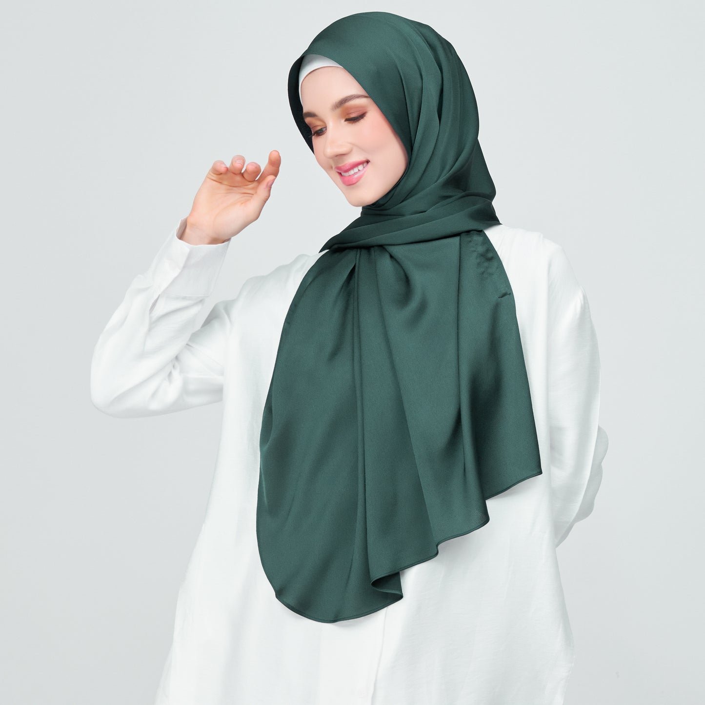 Instant Tag n' Go Shawl | Satin Bulle in Emerald Green