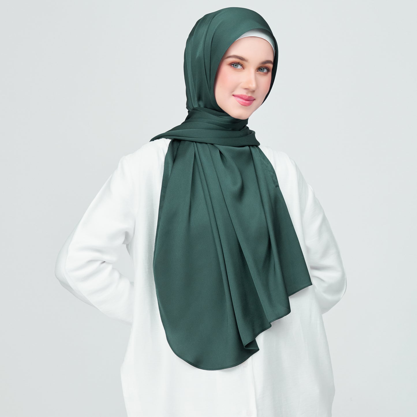Instant Tag n' Go Shawl | Satin Bulle in Emerald Green